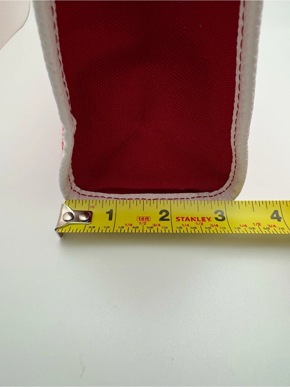 Estée Lauder Red & White Cosmetic Makeup Bag Travel Organizer Zip Pouch Case EUC